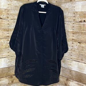 CHELSA STUDIO EMBROIDERED CUT OUT BUTTON FRONT BLACK  PINTUCKED TUNIC SIZE 1X